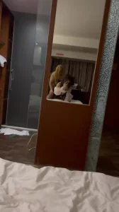 小伙在酒店女装操大学生lo娘