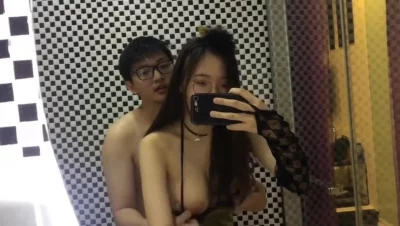 巨乳老婆！镜子面前难得被我抽插到高潮一直娇喘