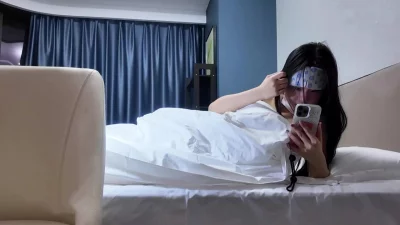 178车模下班做SPA按摩，被男技师疯狂挑逗阴蒂，实在受不了被内射了